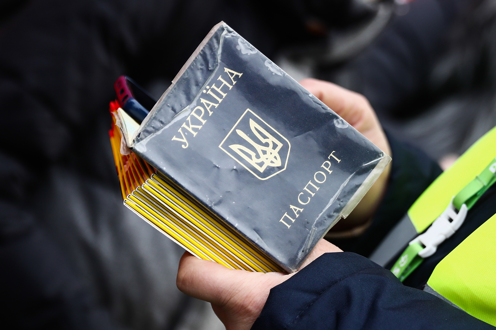 Життя без паспорта. Чим загрожує відсутність документів під час війни